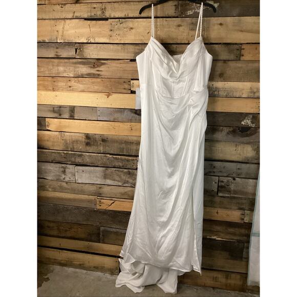 Azazie Starlow Wedding Dress In Diamond White Size 22 - Picture 1 of 12